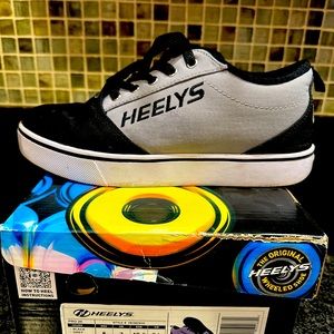 HEELYS size 8. Grey and Black